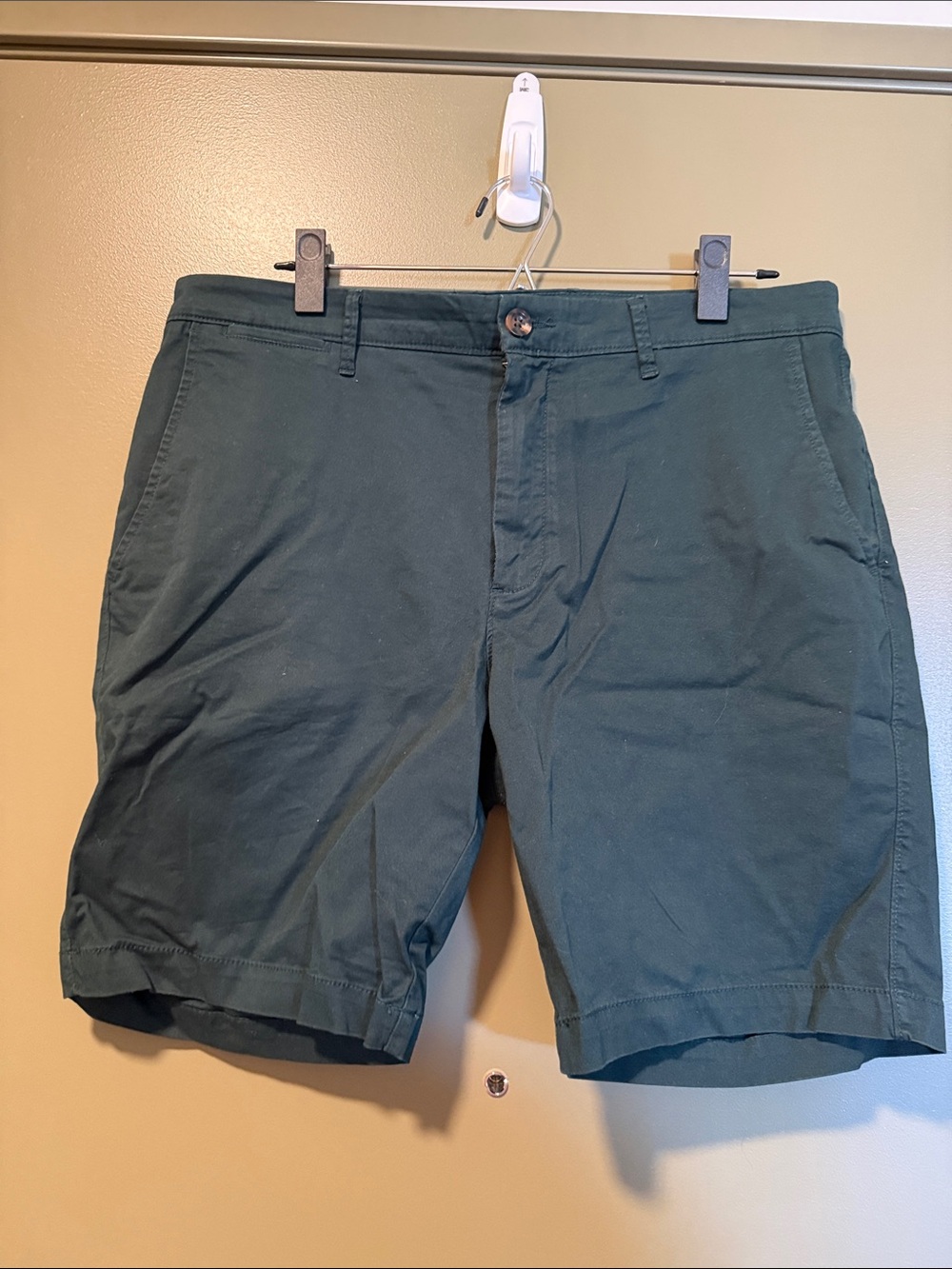 Goodfellow & Co Dark Green Flat Front Men’s Shorts